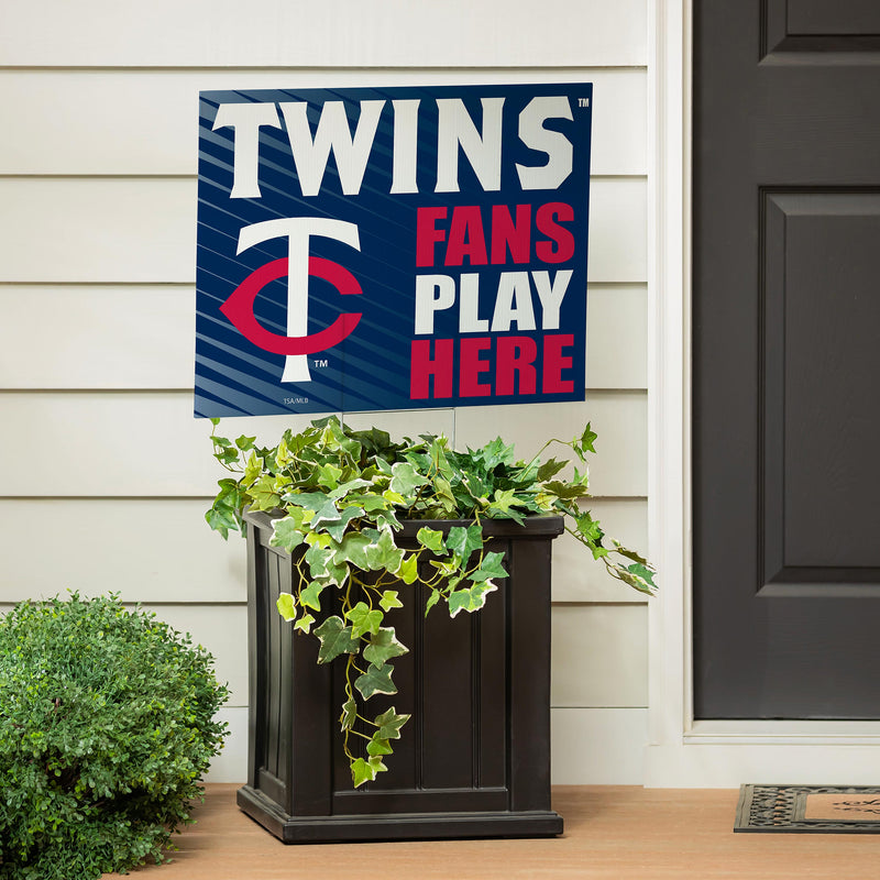 Minnesota Twins Yard Sign "Fans Play Here"