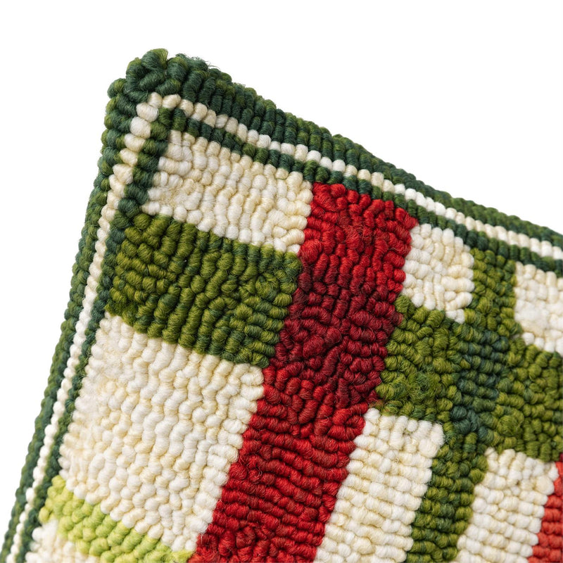 Indoor/Outdoor Plaid Hooked Polypropylene Throw Pillow 18"x18"