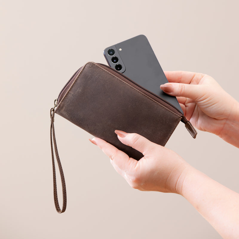 Milwaukee Brewers Wristlet Wallet Brown