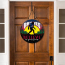 Atlanta Braves Bigfoot Round Door Décor with Hanging Rope, 18x18