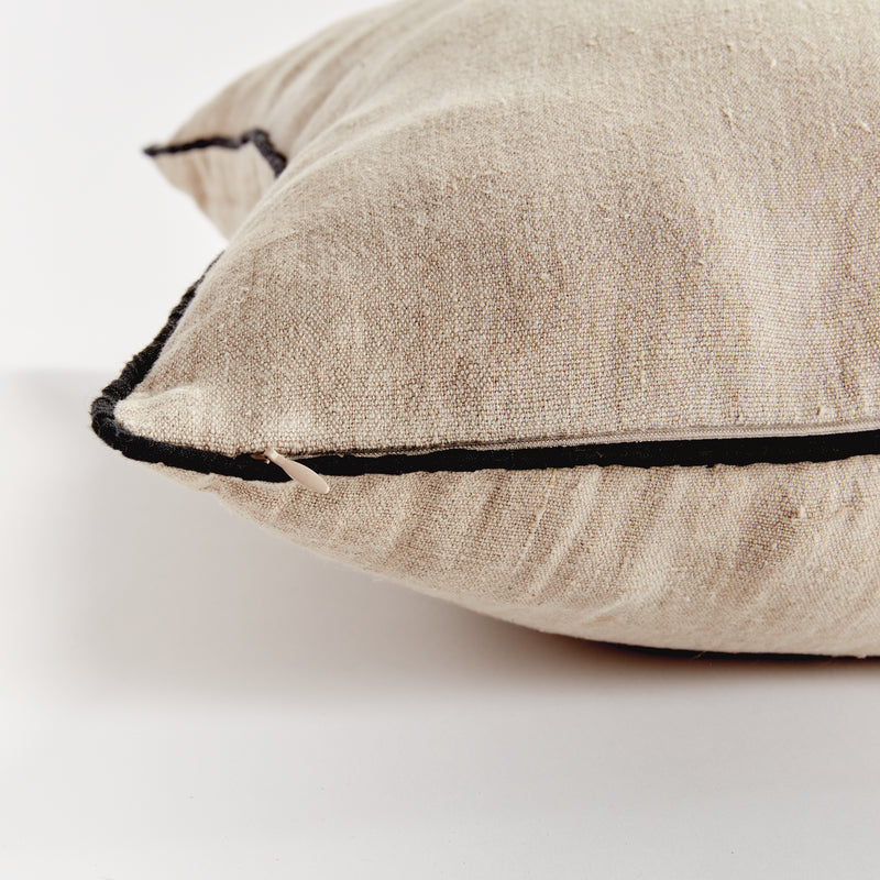 ELIAS PILLOW