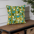 Indoor/Outdoor  Hooked Polypropylene Sprouts Throw Pillow 18"x18"